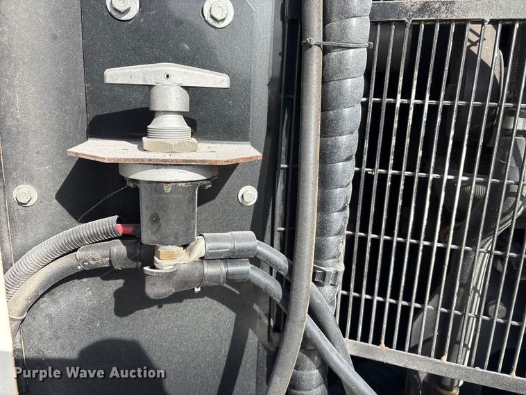 image for item FG2654 2017 Rotair D425T4F air compressor