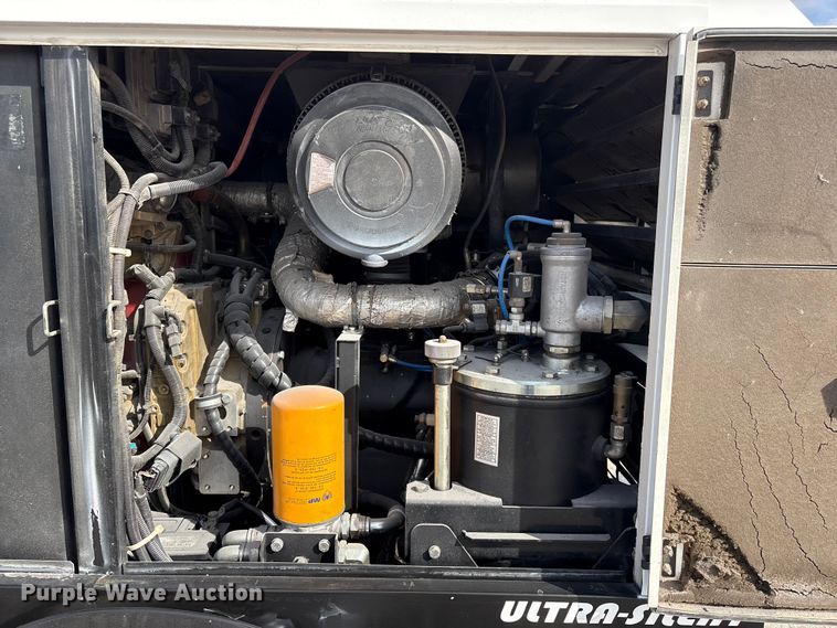 image for item FG2654 2017 Rotair D425T4F air compressor