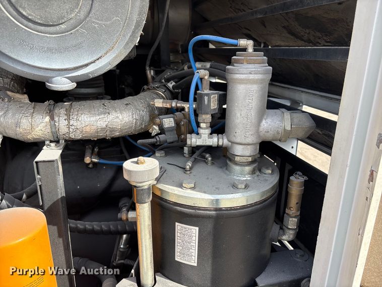 image for item FG2654 2017 Rotair D425T4F air compressor