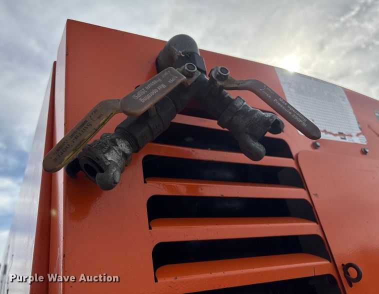 image for item FG2655 2015 Sullivan/Palatek D185P3CA4T air compressor