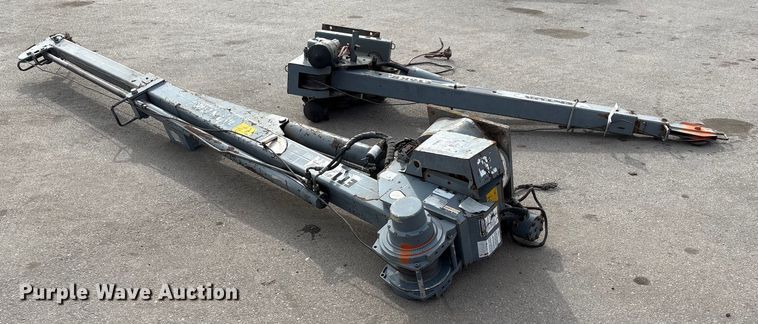 image for item FG2656 (2) Venturo service cranes