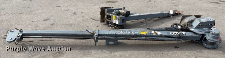 image for item FG2656 (2) Venturo service cranes
