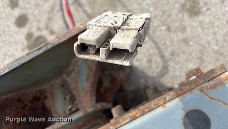 image for item FG2656 (2) Venturo service cranes