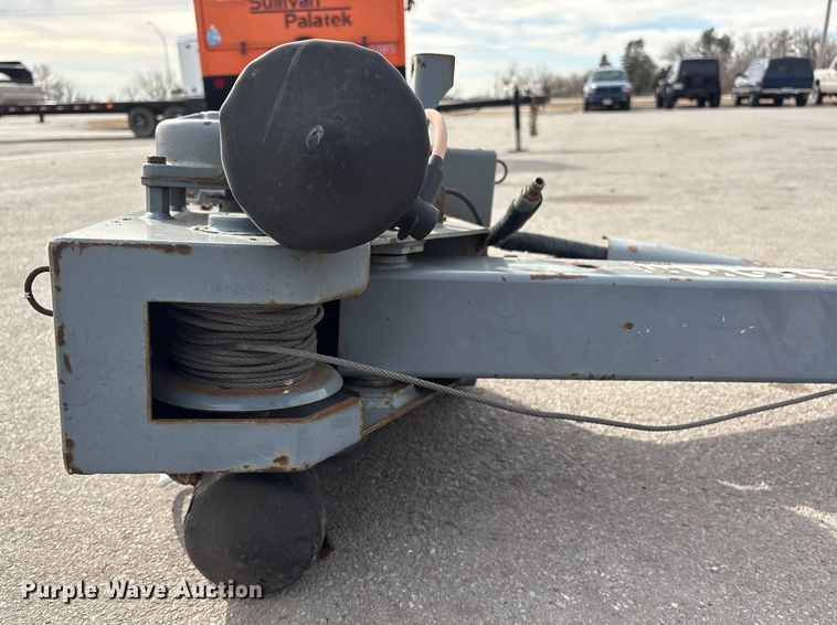 image for item FG2656 (2) Venturo service cranes