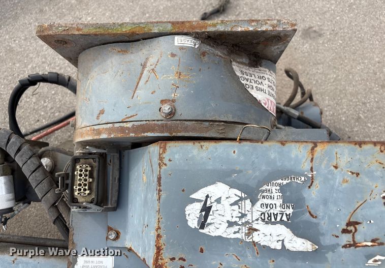 image for item FG2656 (2) Venturo service cranes