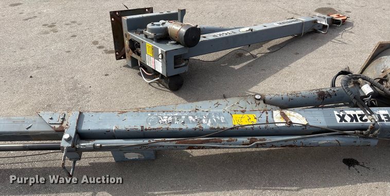 image for item FG2656 (2) Venturo service cranes