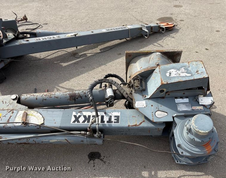 image for item FG2656 (2) Venturo service cranes