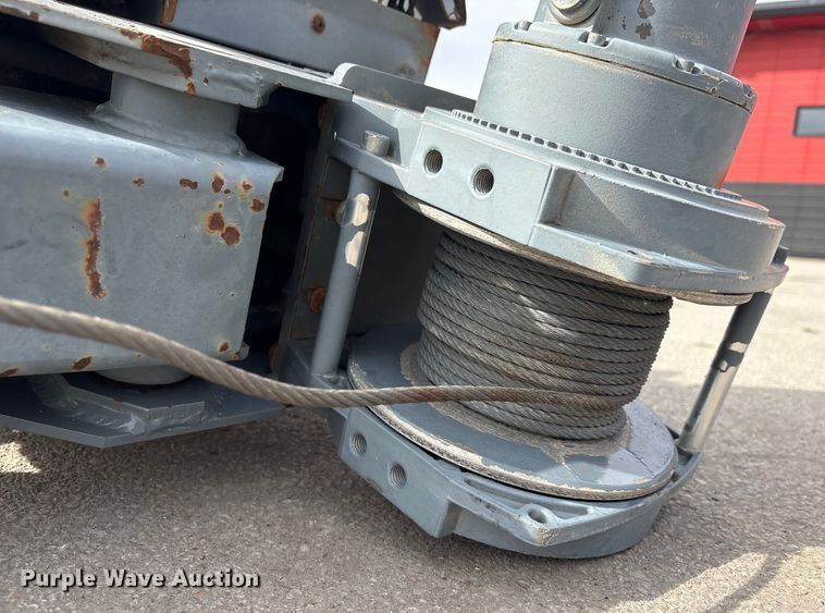 image for item FG2656 (2) Venturo service cranes