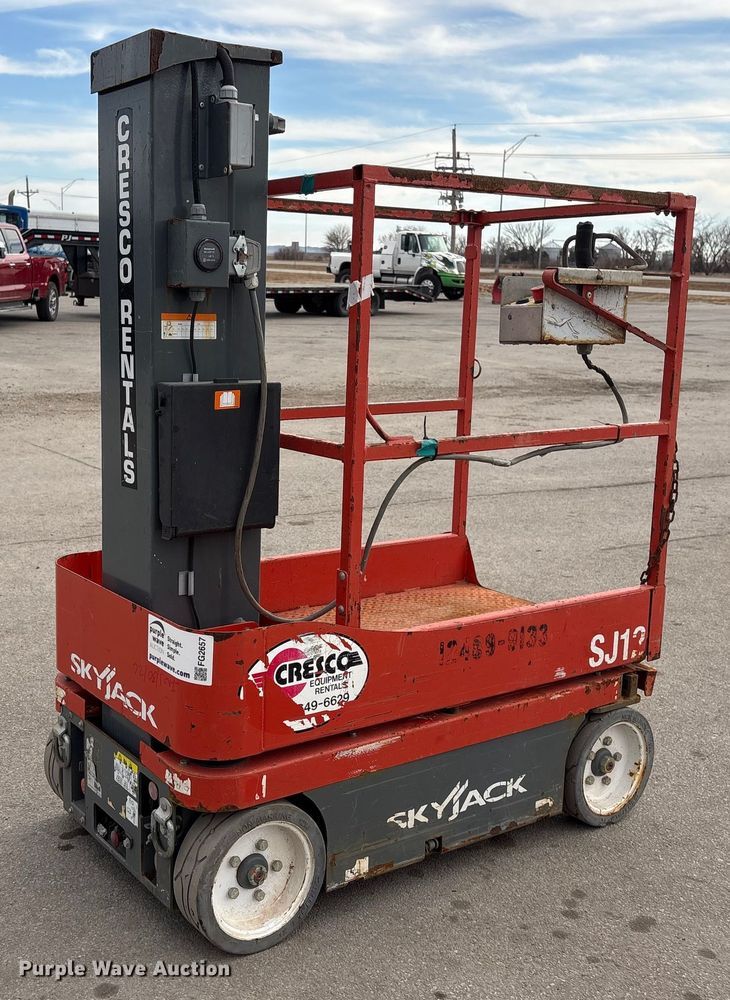 image for item FG2657 2017 Skyjack SJ12 vertical lift