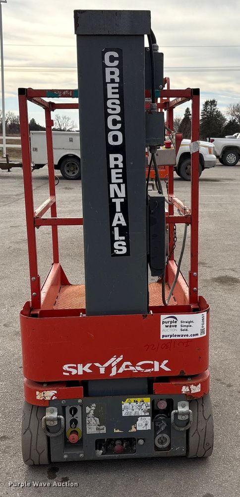 image for item FG2657 2017 Skyjack SJ12 vertical lift