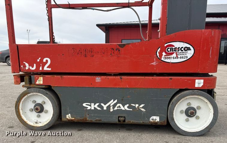 image for item FG2657 2017 Skyjack SJ12 vertical lift