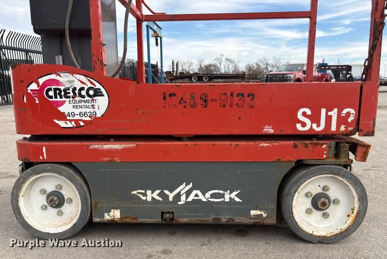image for item FG2657 2017 Skyjack SJ12 vertical lift