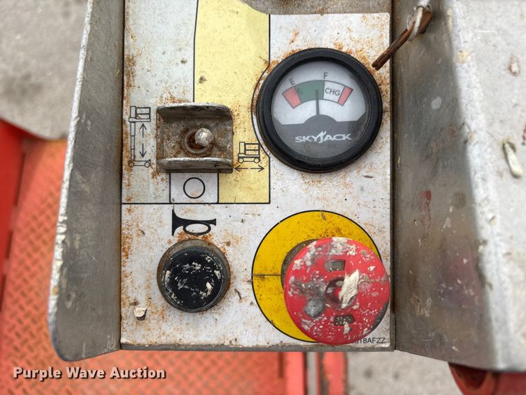 image for item FG2657 2017 Skyjack SJ12 vertical lift