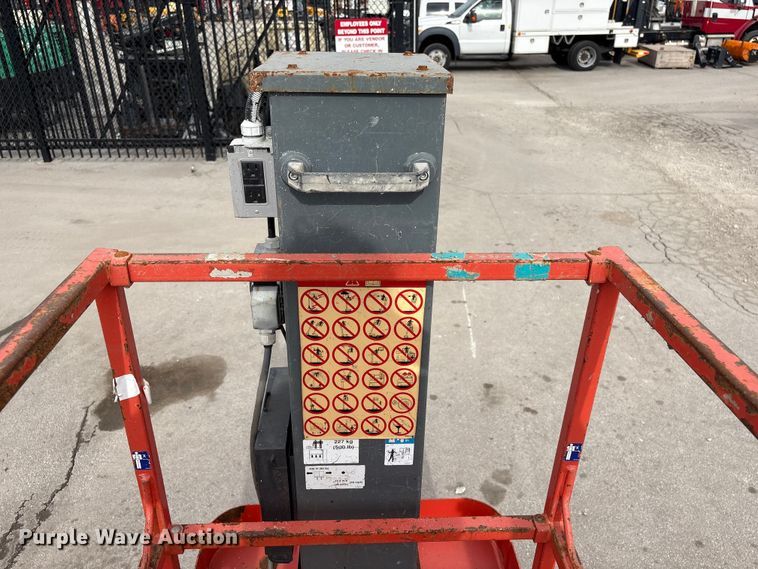 image for item FG2657 2017 Skyjack SJ12 vertical lift