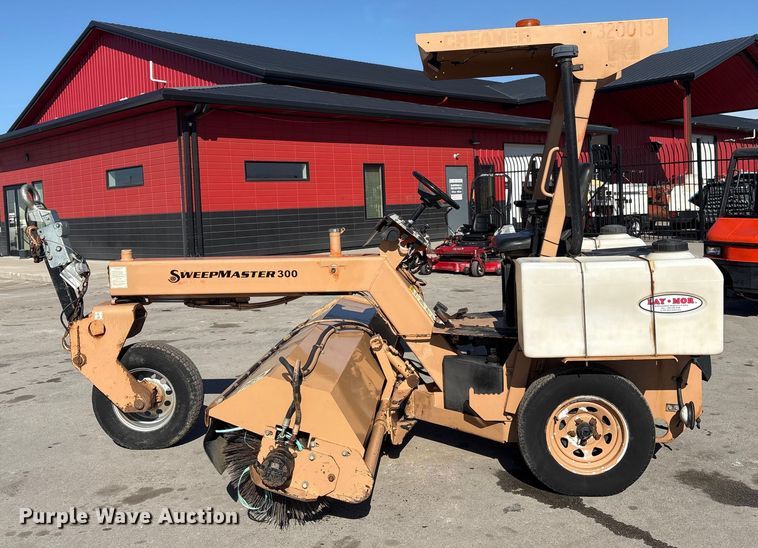 image for item FG2674 Laymor SM300 sweeper