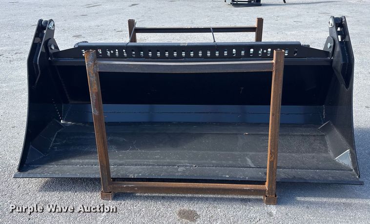 image for item FG2679 2025 Giyi KH72  skid steer four-in-one bucket