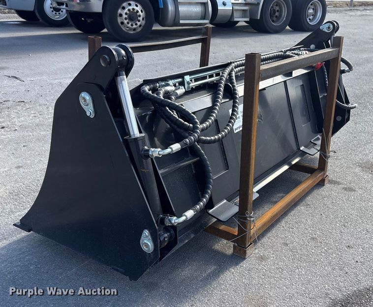 image for item FG2679 2025 Giyi KH72  skid steer four-in-one bucket