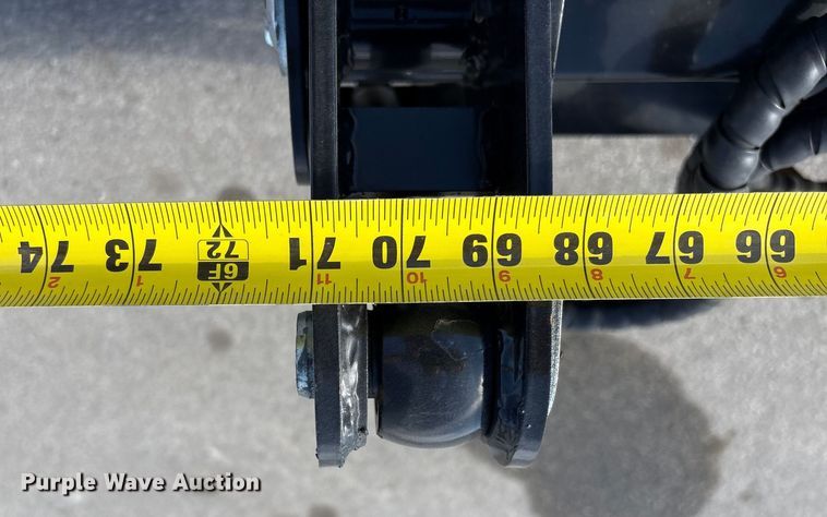 image for item FG2679 2025 Giyi KH72  skid steer four-in-one bucket