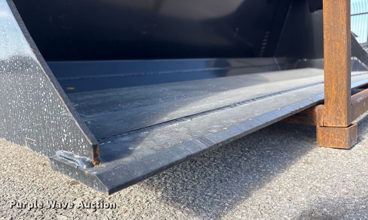 image for item FG2679 2025 Giyi KH72  skid steer four-in-one bucket