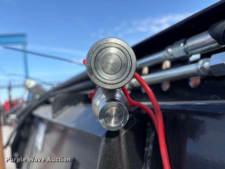 image for item FG2679 2025 Giyi KH72  skid steer four-in-one bucket