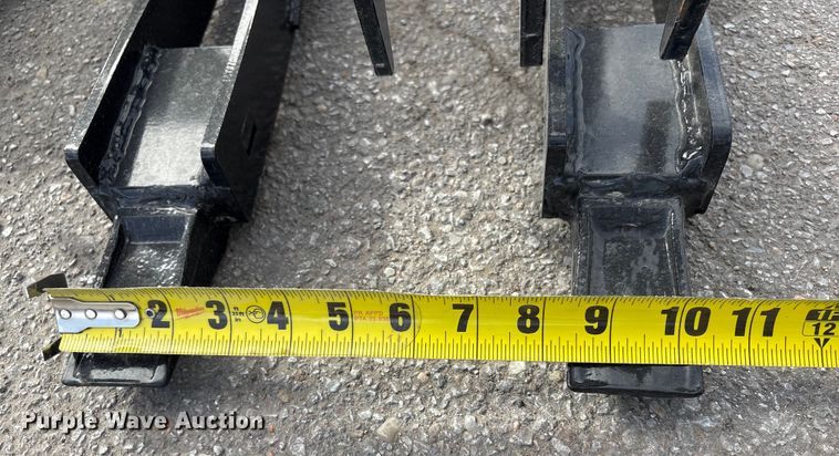 image for item FG2681 2025 Giyi CLG72 skid steer grapple bucket