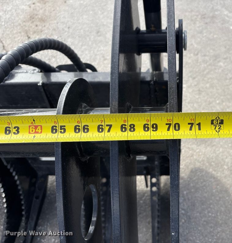 image for item FG2681 2025 Giyi CLG72 skid steer grapple bucket