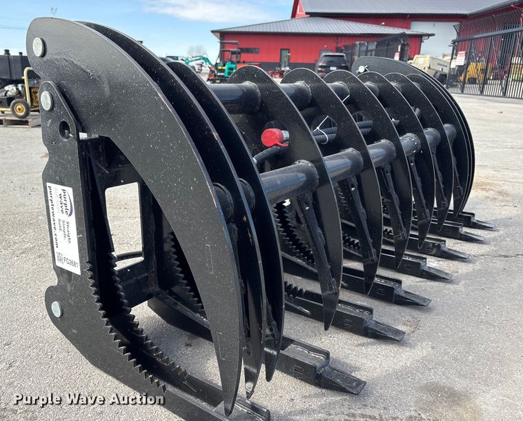 image for item FG2681 2025 Giyi CLG72 skid steer grapple bucket