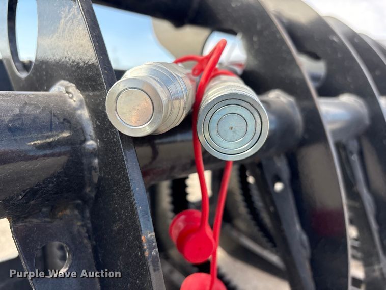 image for item FG2681 2025 Giyi CLG72 skid steer grapple bucket