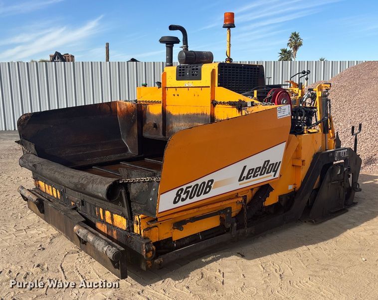 image for item FH7502 2011 Leeboy 8500 B paver