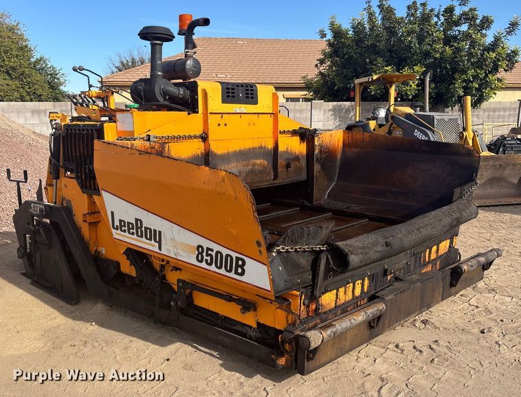 image for item FH7502 2011 Leeboy 8500 B paver