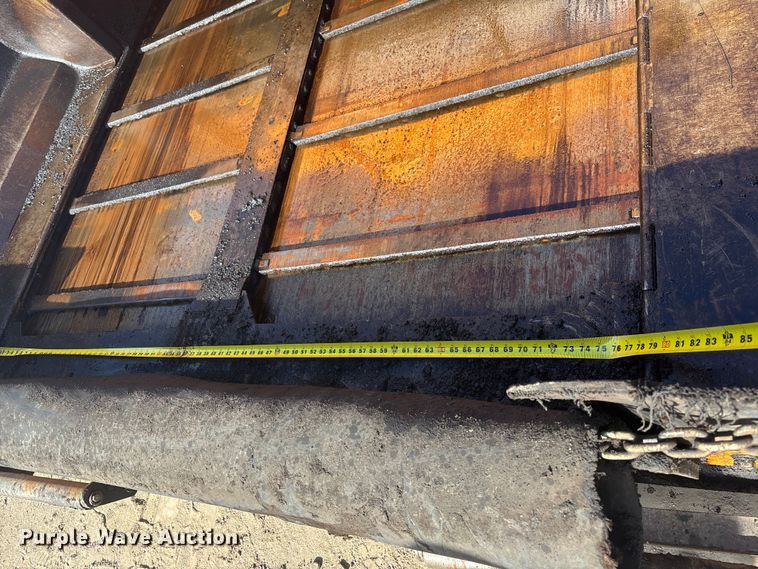 image for item FH7502 2011 Leeboy 8500 B paver