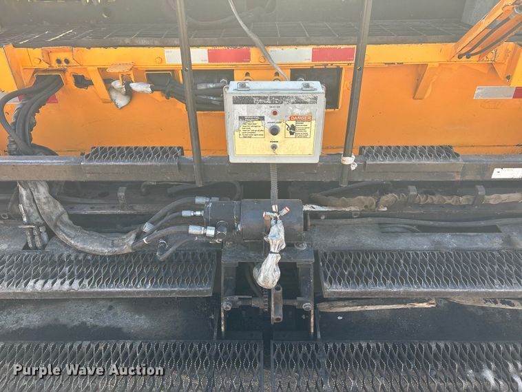 image for item FH7502 2011 Leeboy 8500 B paver