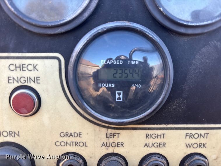 image for item FH7502 2011 Leeboy 8500 B paver