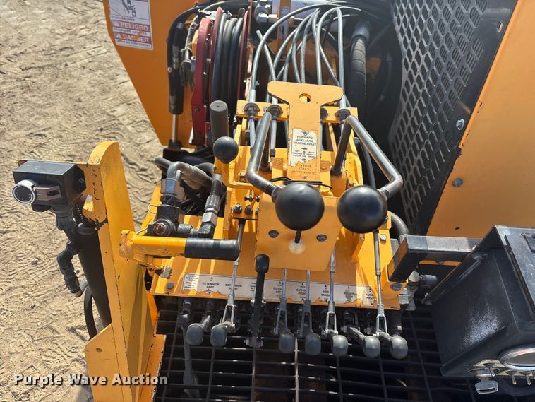 image for item FH7502 2011 Leeboy 8500 B paver