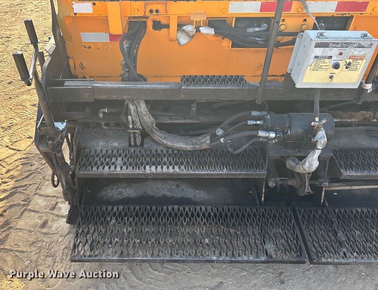 image for item FH7502 2011 Leeboy 8500 B paver