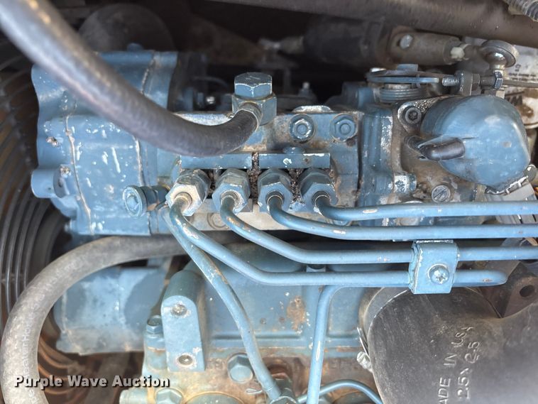 image for item FH7502 2011 Leeboy 8500 B paver