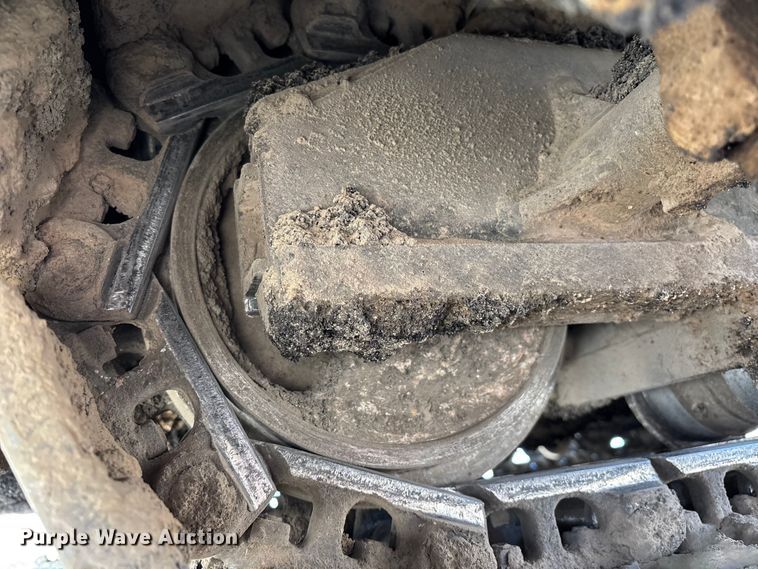 image for item FH7502 2011 Leeboy 8500 B paver