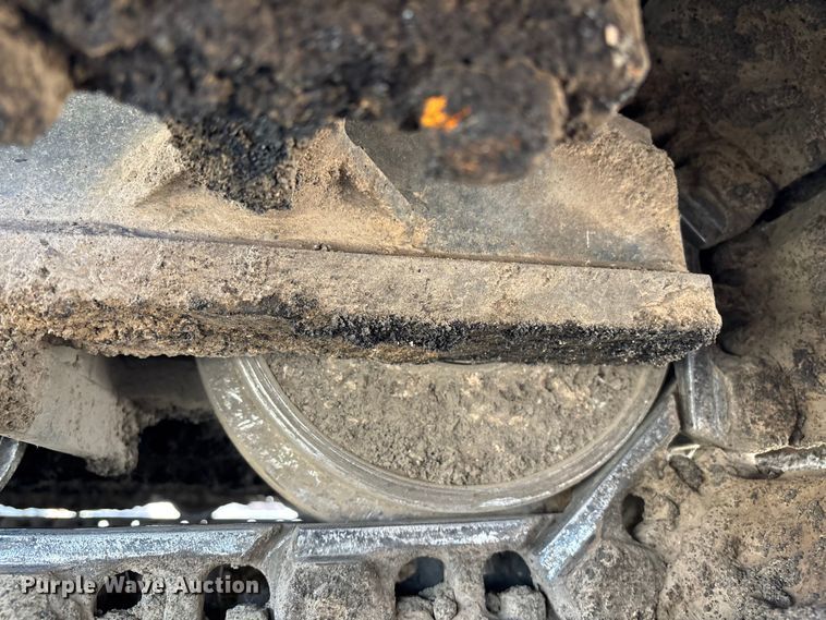 image for item FH7502 2011 Leeboy 8500 B paver