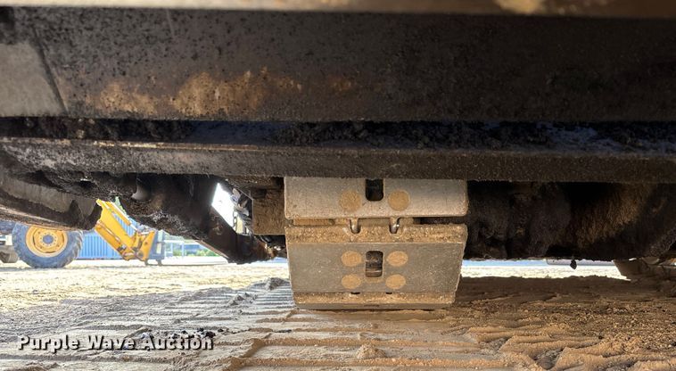 image for item FH7502 2011 Leeboy 8500 B paver