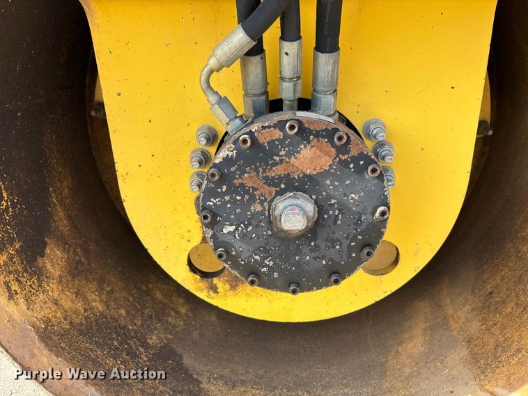 image for item FH7503 2006 Dynapac CC122 double drum vibratory roller