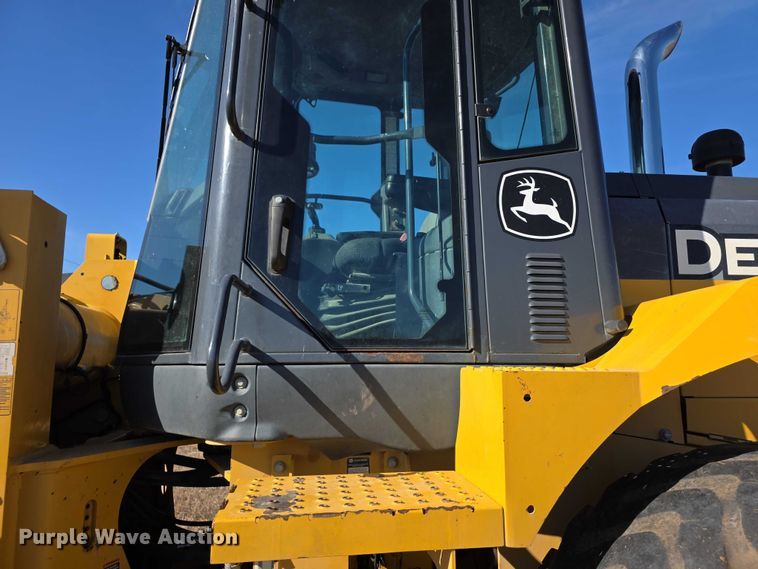 image for item FI0775 2015 John Deere 544K high lift wheel loader