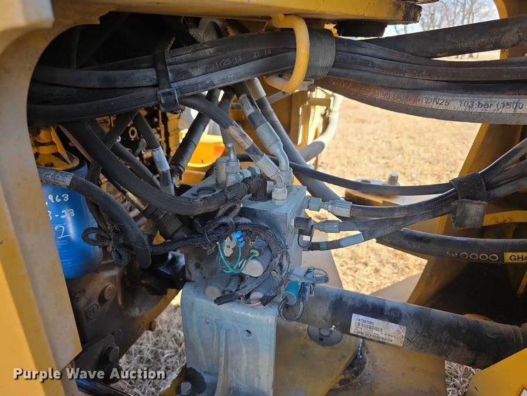 image for item FI0775 2015 John Deere 544K high lift wheel loader