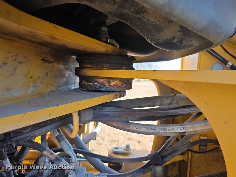 image for item FI0775 2015 John Deere 544K high lift wheel loader