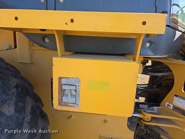 image for item FI0775 2015 John Deere 544K high lift wheel loader
