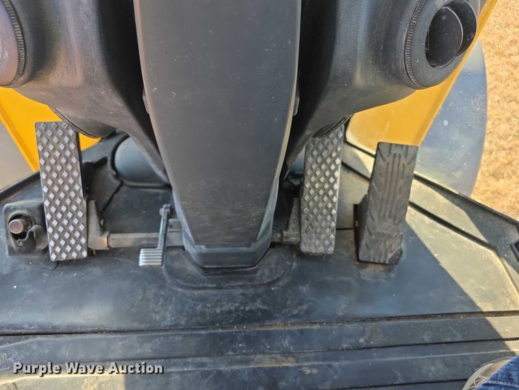 image for item FI0775 2015 John Deere 544K high lift wheel loader