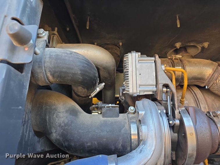 image for item FI0775 2015 John Deere 544K high lift wheel loader