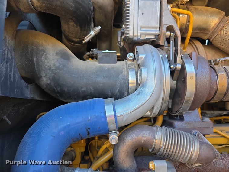 image for item FI0775 2015 John Deere 544K high lift wheel loader