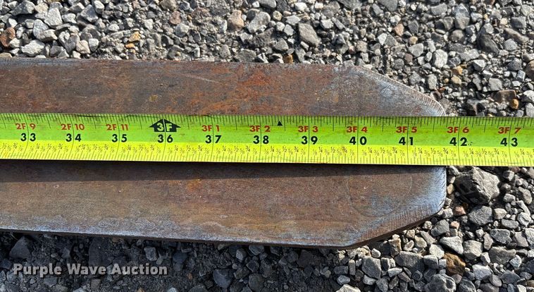 image for item FI1647 2023 Ditch Witch SK600 compact utility loader