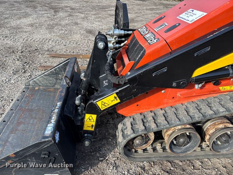 image for item FI1647 2023 Ditch Witch SK600 compact utility loader