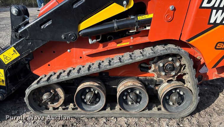 image for item FI1647 2023 Ditch Witch SK600 compact utility loader